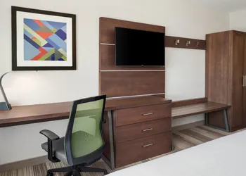 Holiday Inn Express & Suites Moses Lake by IHG hotel thumbnail 8
