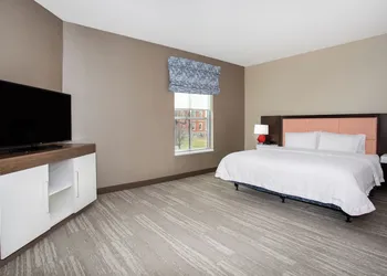 Hampton Inn & Suites Logan hotel thumbnail 6