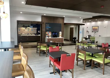 Holiday Inn Express and Suites Houston Westchase - Westheimer by IHG hotel thumbnail 5