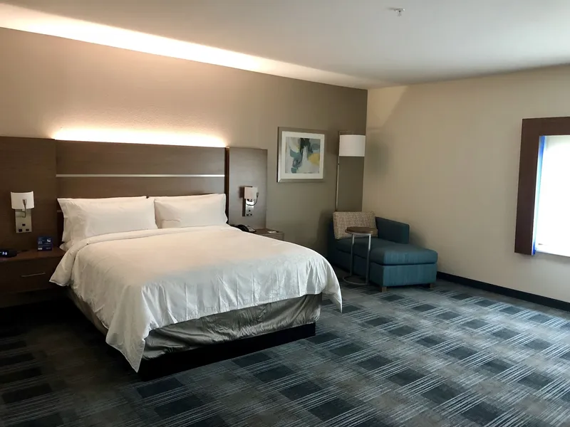Holiday Inn Express and Suites Houston Westchase - Westheimer by IHG hotel detail image 6