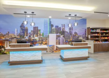 La Quinta Inn & Suites by Wyndham Dallas Duncanville hotel thumbnail 4