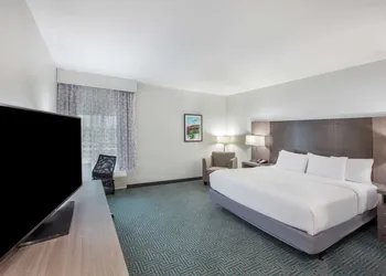 La Quinta Inn & Suites by Wyndham Dallas Duncanville hotel thumbnail 8