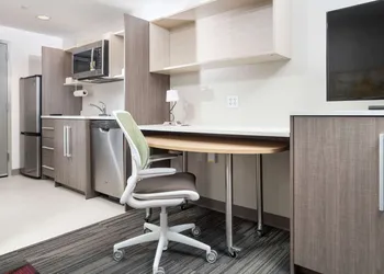 Home2 Suites by Hilton Newark Airport hotel thumbnail 6