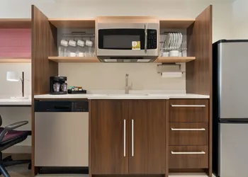 Home2 Suites by Hilton Newark Airport hotel thumbnail 8