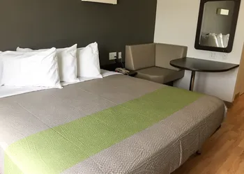 Studio 6 San Marcos, TX hotel thumbnail 6