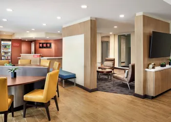 TownePlace Suites by Marriott Milwaukee Grafton hotel thumbnail 2