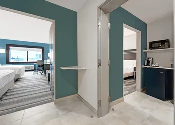 Holiday Inn Express & Suites Houston - Memorial City Centre by IHG hotel thumbnail 3