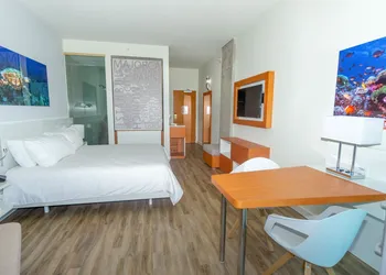 Maritime Hotel Fort Lauderdale Airport & Cruiseport hotel thumbnail 5