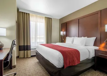 Comfort Inn & Suites Shawnee - Kansas City hotel thumbnail 5