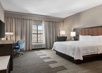 Hampton Inn & Suites Kansas City Downtown Crossroads hotel thumbnail 7