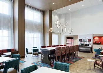 Hampton Inn & Suites Chicago Waukegan hotel thumbnail 2