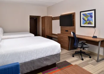 Holiday Inn Express & Suites Alachua - Gainesville Area by IHG hotel thumbnail 8