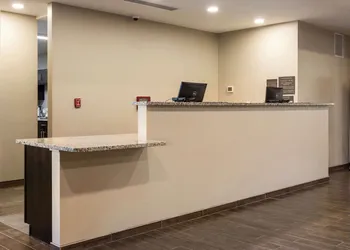 Comfort Suites Brunswick Town Center hotel thumbnail 2