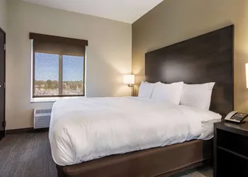 Comfort Suites Brunswick Town Center hotel thumbnail 6