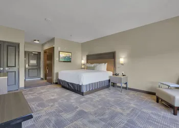Best Western Plus Fillmore Inn & Suites hotel thumbnail 4