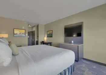 Best Western Plus Fillmore Inn & Suites hotel thumbnail 6
