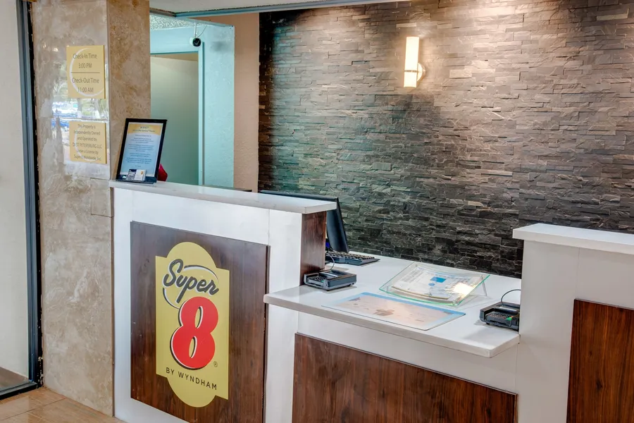 Super 8 by Wyndham St. Petersburg hotel detail image 2