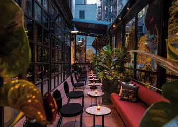 Moxy NYC Chelsea hotel thumbnail 3