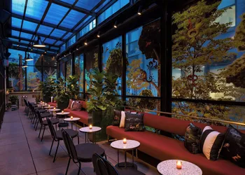 Moxy NYC Chelsea hotel thumbnail 4