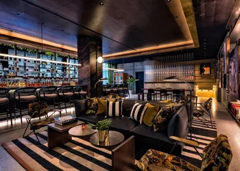 Moxy NYC Chelsea hotel thumbnail 7