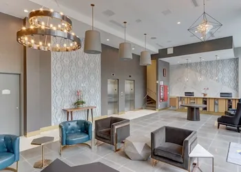 Microtel Inn by Wyndham Long Island City hotel thumbnail 2
