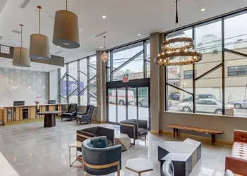 Microtel Inn by Wyndham Long Island City hotel thumbnail 3
