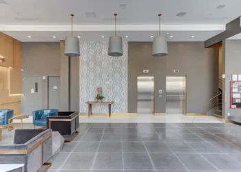 Microtel Inn by Wyndham Long Island City hotel thumbnail 4
