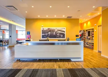 Hampton Inn & Suites Boston/Waltham hotel thumbnail 3