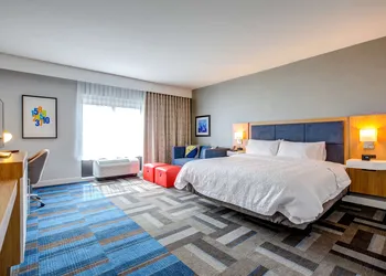 Hampton Inn & Suites Boston/Waltham hotel thumbnail 5