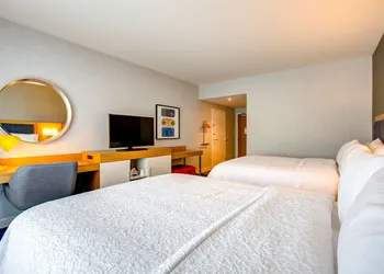 Hampton Inn & Suites Boston/Waltham hotel thumbnail 8