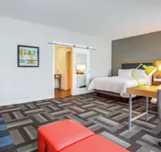Hampton Inn & Suites Boston/Waltham hotel detail image 4