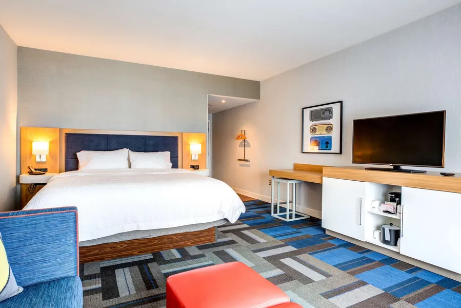 Hampton Inn & Suites Boston/Waltham hotel detail image 6