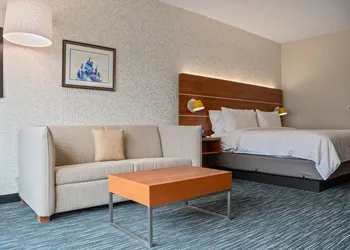 Holiday Inn Express & Suites Orlando - Lake Buena Vista by IHG hotel thumbnail 5