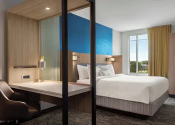 SpringHill Suites by Marriott Milwaukee West/Wauwatosa hotel thumbnail 5
