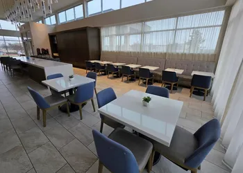 Wingate by Wyndham Austin North hotel thumbnail 2