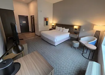 Wingate by Wyndham Austin North hotel thumbnail 7