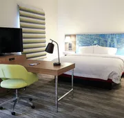 Hampton Inn & Suites Mount Laurel/Moorestown hotel detail image 3