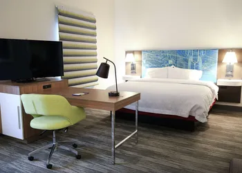Hampton Inn & Suites Mount Laurel/Moorestown hotel thumbnail 3