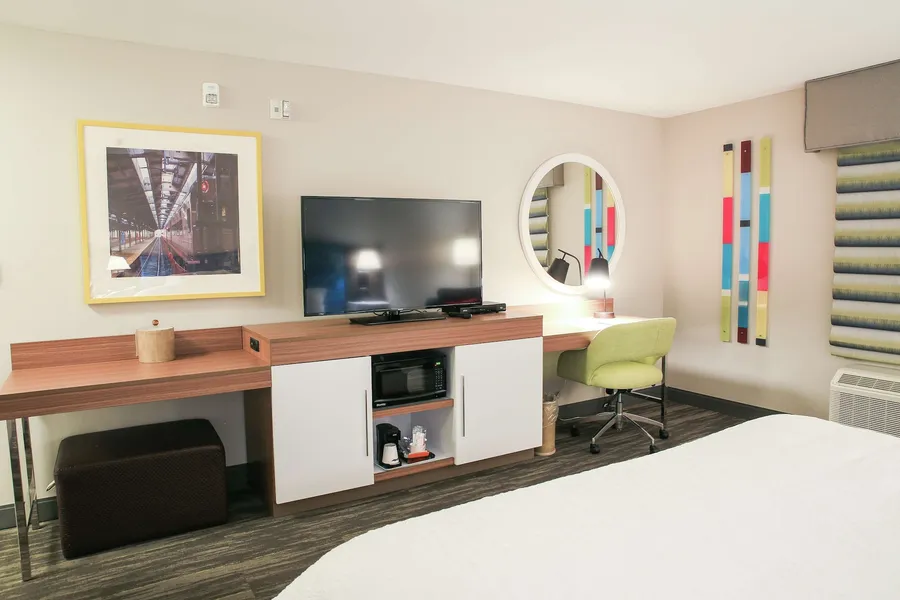 Hampton Inn & Suites Mount Laurel/Moorestown hotel detail image 6