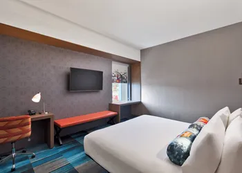 Aloft by Marriott Seattle Sea-Tac Airport hotel thumbnail 3