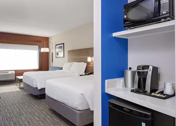 Holiday Inn Express & Suites Madison by IHG hotel thumbnail 7