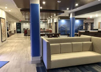 Holiday Inn Express & Suites Racine by IHG hotel thumbnail 2