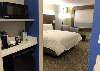 Holiday Inn Express & Suites Racine by IHG hotel thumbnail 4