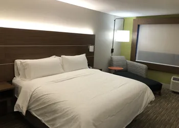 Holiday Inn Express & Suites Racine by IHG hotel thumbnail 5