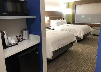 Holiday Inn Express & Suites Racine by IHG hotel thumbnail 7