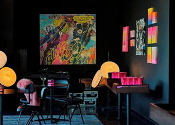 MOXY Minneapolis Uptown hotel thumbnail 6