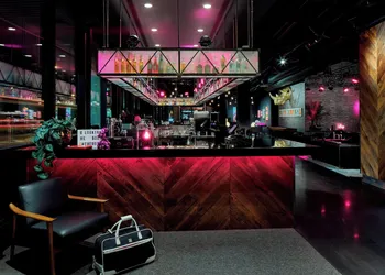 MOXY Minneapolis Uptown hotel thumbnail 8