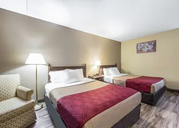 Econo Lodge hotel thumbnail 6