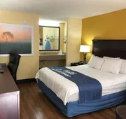 Days Inn by Wyndham King/Winston Salem Area hotel detail image 4