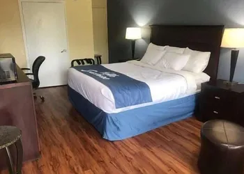 Days Inn by Wyndham King/Winston Salem Area hotel thumbnail 6